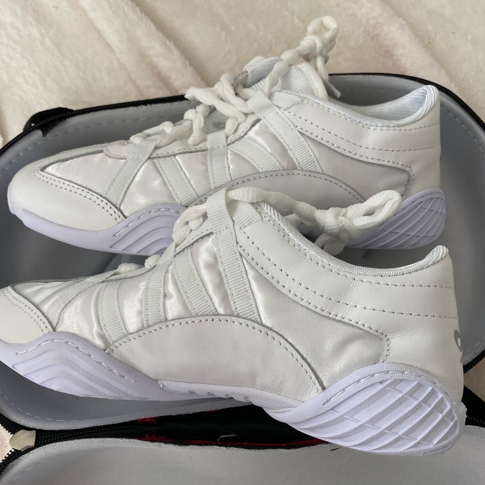 Nfinity Evolution Cheer Shoes - Picture 3 of 4